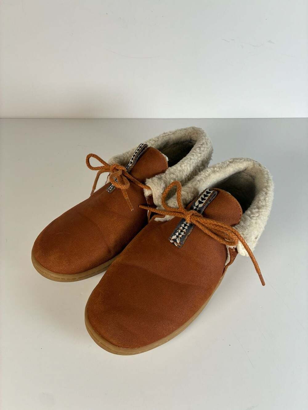 Pendleton Homestead Faux Fur Lined Suede Moccasin Slippers Size 7 - Picture 2 of 10